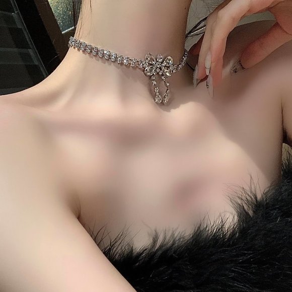 bow necklace - Picture 6 of 9